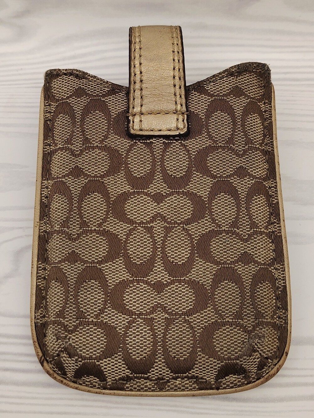 Coach Brown Signature Canvas Card Holder w/ Gold Trim - Picture 9 of 13